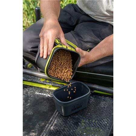 ACCESSORY POUCH FOX MATRIX SMALL EVA CASE 140