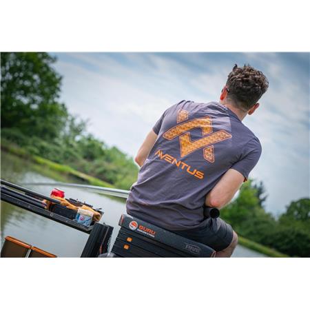 ΑΝΔΡΙΚΌ ΚΟΝΤΟΜΆΝΙΚΟ T-SHIRT GURU AVENTUS TEE - ΑΝΘΡΑΚΊ