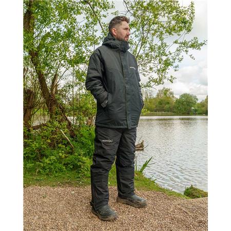 ΑΝΔΡΙΚΌ ΣΕΤ ΜΠΟΥΦΆΝ ΚΑΙ ΣΑΛΟΠΈΤΑ FOX MATRIX THERMA FOIL WINTER SUIT - ΜΑΎΡΟ