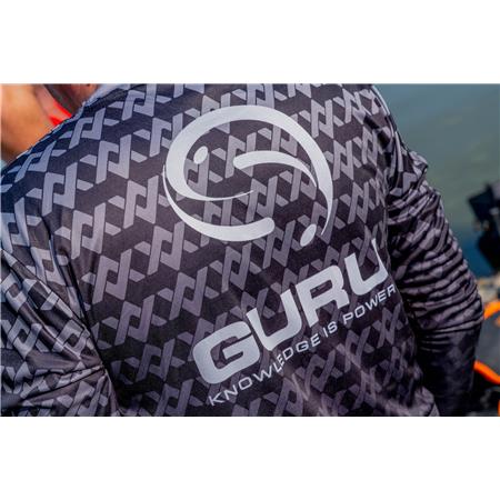 ΑΝΔΡΙΚΌ T-SHIRT ΜΕ ΜΑΚΡΙΆ ΜΑΝΊΚΙΑ GURU AVENTUS SUN CORE SHIRT UPF 50+ - ΜΑΎΡΟ