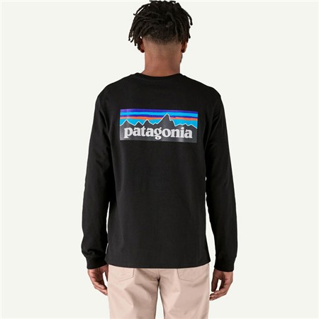 ΑΝΔΡΙΚΌ T-SHIRT ΜΕ ΜΑΚΡΙΆ ΜΑΝΊΚΙΑ PATAGONIA L/S P-6 LOGO RESPONSIBILI-TEE - ΜΑΎΡΟ