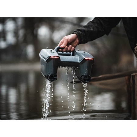 BAIT BOAT GPS SPARK DEEPER EQUIPPED WITH A DEEPER FISHFINDER CHIRP