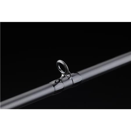 BAITCASTING-STANG JACKALL 22 BPM