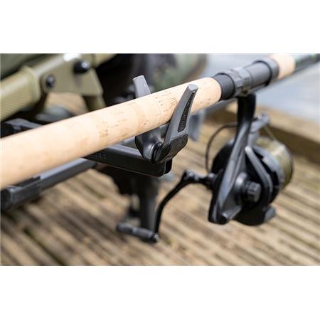 BARRA PARA GUARDAR BOLSAS DE AÑA KORUM XS ROD SUPPORT ARM