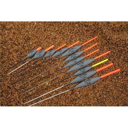 BOIA COM ILHÓS FOX MATRIX SLIM WIRE POLE FLOAT