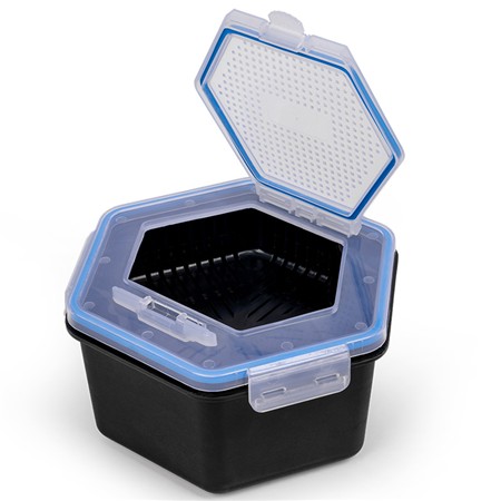 BOÎTE À APPÂTS ZEBCO SECURE-LOCK BAIT BOX AND SIEVE