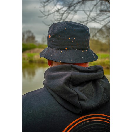 BØLLEHAT SONUBAITS BUCKET HAT VENDBAR - SORT/ORANGE