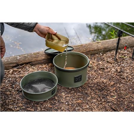 BUCKET KORUM EVA RIDDLE SET