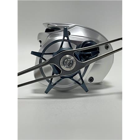 CARRETE DE CASTING BATES FISHING CO THE GOAT