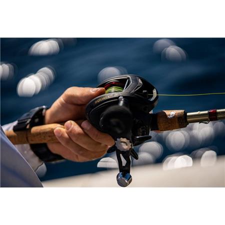 CARRETE DE PESCA CASTING PENN SQUALL LOW PROFILE