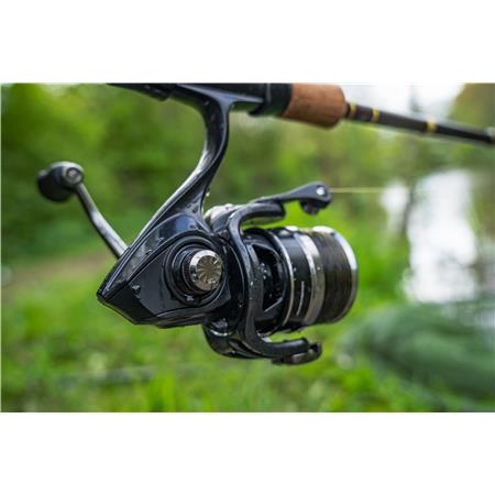 CARRETE FEEDER KORUM AXIS II FRONT DRAG REELS