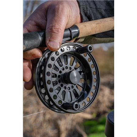 CARRETE GOLPE KORUM GLIDE STEALTHMODE CENTREPIN
