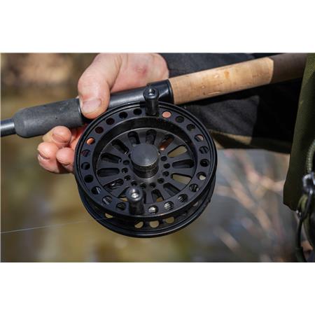 CARRETE GOLPE KORUM GLIDE STEALTHMODE CENTREPIN