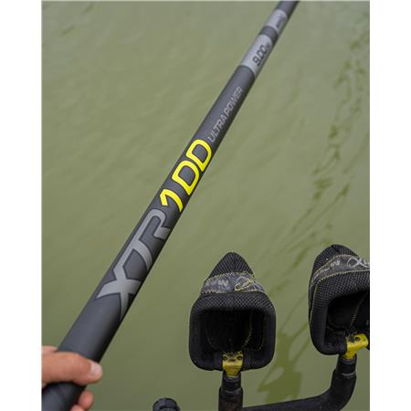 COUP-STANG MED SAMLINGER FOX MATRIX XTR100 ULTRA POWER 9.0M PACKAGE
