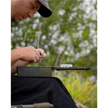 DOOS MET ACCESSOIRES FOX “LOADED” MEDIUM TACKLE BOX