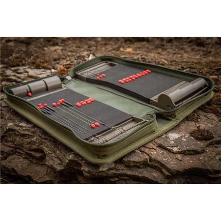 Estuche De Accesorios Trakker Nxg Stiff Rig Pouch