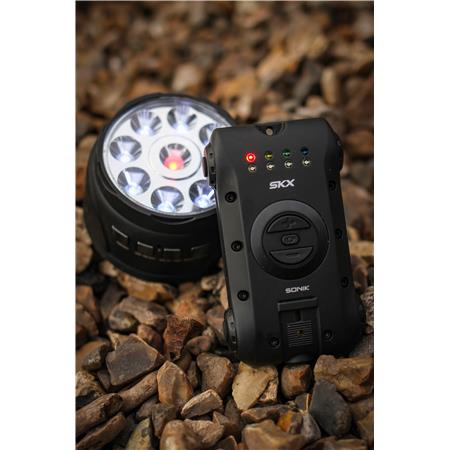 ESTUCHE DETECTOR DE PICADA + LÁMPARA BIVVY SONIK SKX BITE ALARMS + LAMPE BIVVY