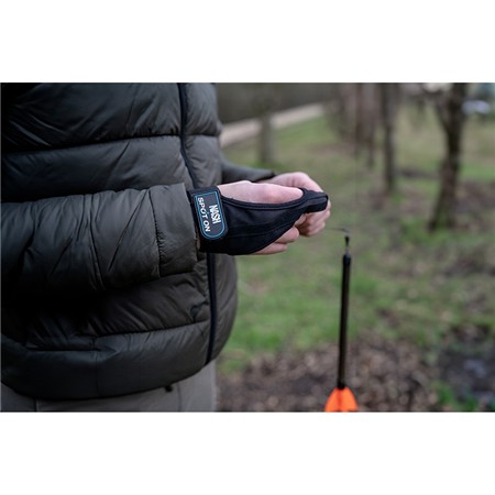 FINGER PROTECTOR NASH SPOT ON CASTING FINGER STALL