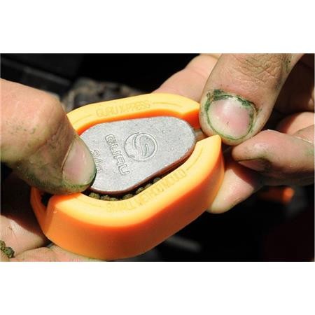Form Til Feeder Guru X-Press Method Mould