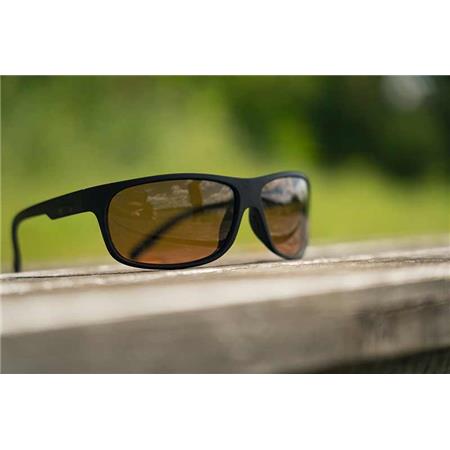 GEPOLARISEERDE ZONNEBRILLEN FOX RAGE MATT BLACK WRAP BROWN LENS EYEWEAR