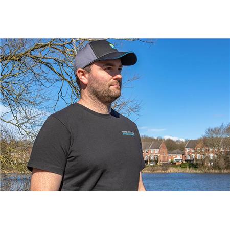 HERRE KORTÆRMET T-SHIRT PRESTON INNOVATIONS BLACK T-SHIRT - SORT