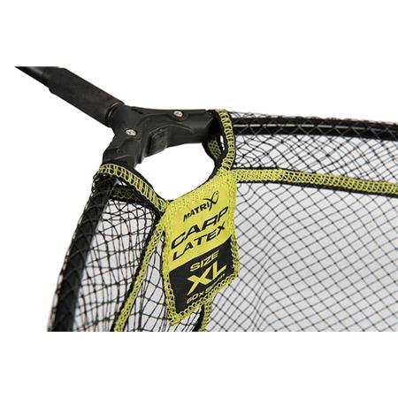 HOOFD VAN EEN SLIJPKOP FOX MATRIX CARP LATEX LANDING NET