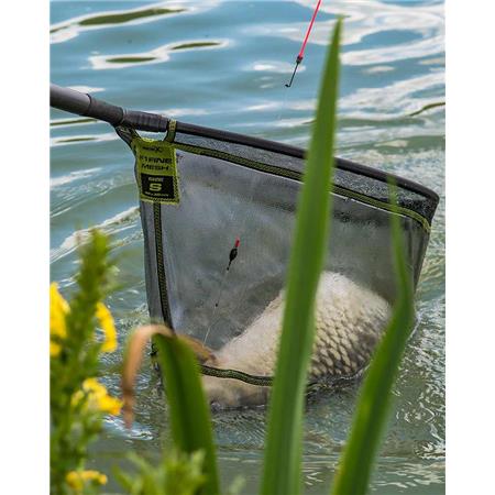 HOOFD VAN EEN SLIJPKOP FOX MATRIX FINE MESH LANDING NET