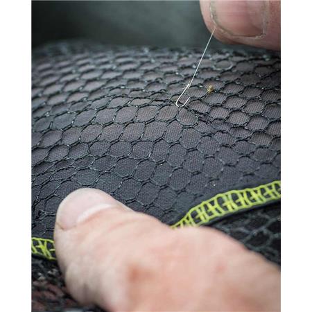 HOOFD VAN EEN SLIJPKOP FOX MATRIX SNAG FREE LANDING NET