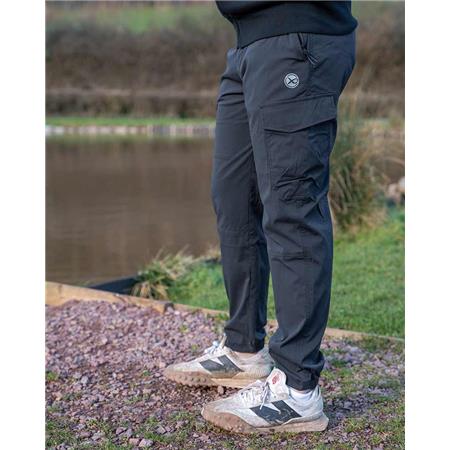 HOSEN MANN FOX MATRIX LW CARGO TROUSERS - NOIR