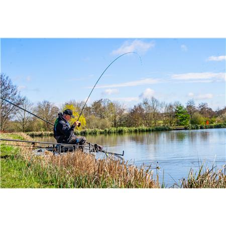 ΚΑΛΆΜΙ FEEDER PRESTON INNOVATIONS DURA CARP FEEDER