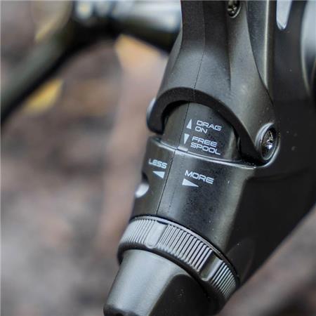 ΚΑΡΟΎΛΙ ΓΙΑ ΚΥΠΡΊΝΟ ΜΕ BAITRUNNER AVID CARP REVOLVE FS