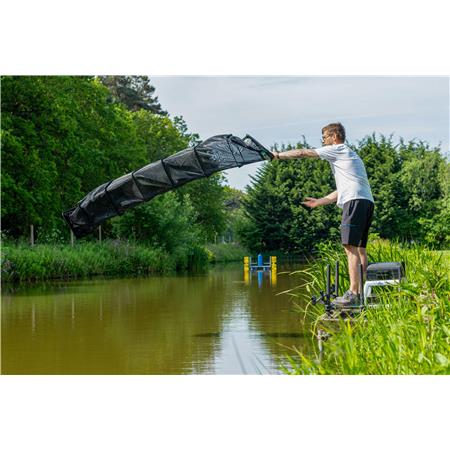 KEEPNET PRESTON INNOVATIONS TRIPLE 2.5M CARP KEEPNET PACK