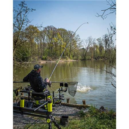 ΚΟΝΤΆΡΙ ΜΕ ΣΥΝΑΡΜΟΓΈΣ FOX MATRIX TORQUE CARP