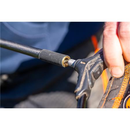 ΚΟΝΤΆΡΙ ΣΑΓΑΝΙΟΎ GURU N-GAUGE PRO F1 270 NET HANDLE