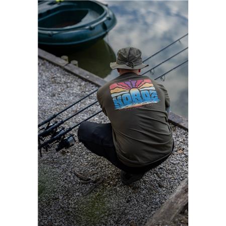 KORTÆRMET HERRE-T-SHIRT KORDA DAWN VIBES TEE - MØRK OLIVEN
