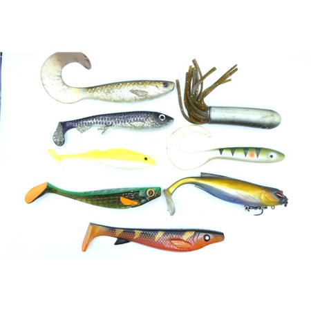 Lot De 8 Leurres A Brochet De 16 A 22 Cm - 8 Leurres