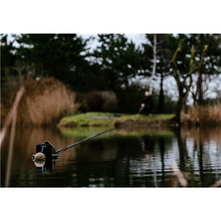 LOUCHE D'AMORCAGE NASH SPOT ON BUSHWHACKER PRO BAITING POLE