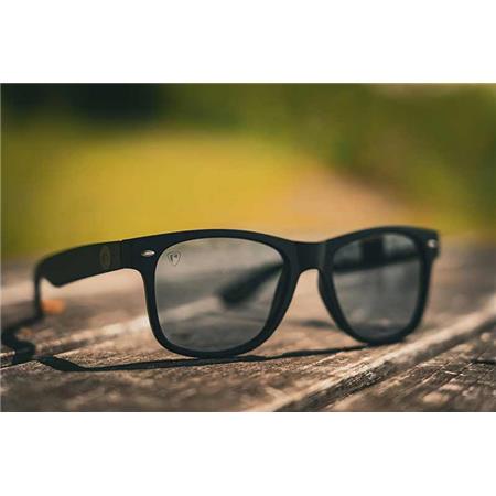 LUNETTES POLARISANTES FOX RAGE MATT BLACK GREY LENS SUNGLASSES