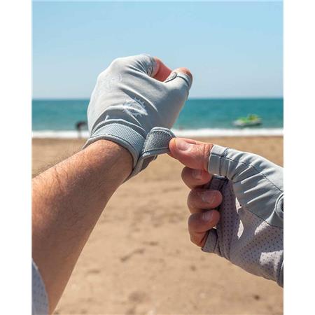 LUVAS FOX RAGE LIGHTWEIGHT UV GLOVES - GRIS