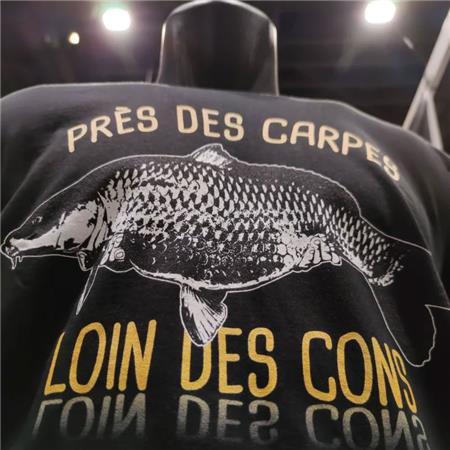 MAN MONSIEUR PÊCHEUR PRÈS DES CARPES, LOIN DES CONS