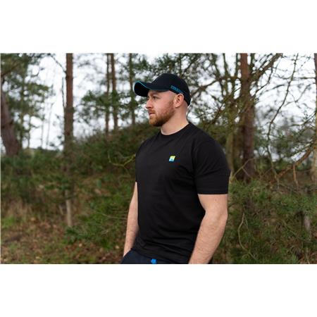 MAN PRESTON INNOVATIONS LIGHTWEIGHT BLACK T-SHIRT