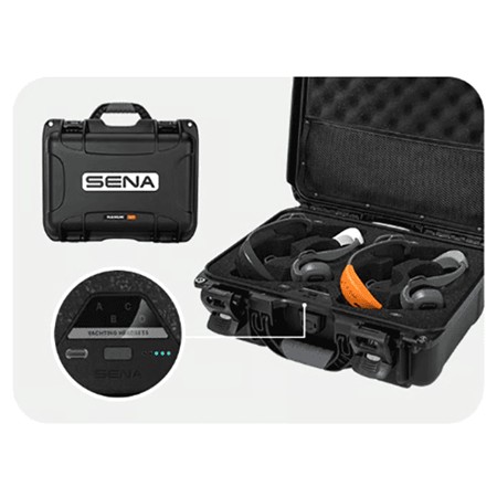 PAKKE MED FIRE BOSUN QUAD-HEADSETS SENA KOMPLETTE + OPLADNINGSKUFFERT