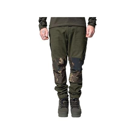 PANTALON PENTRU BĂRBAȚI NASH ZERO TOLERANCE LOW KEY THERMAL LUPTE - CAMUFLAJ
