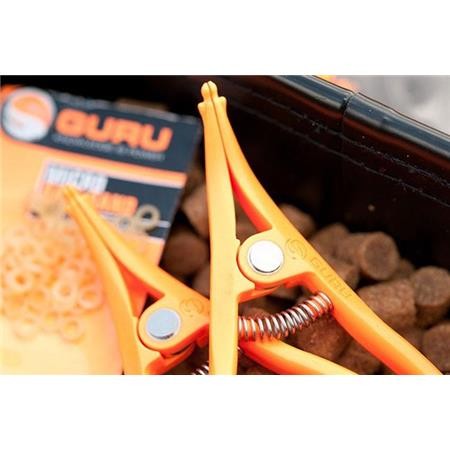 Pinza Para Pellets Guru Pellet Pliers
