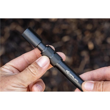 PIQUE KORUM TWIST LOCK BANKSTICK