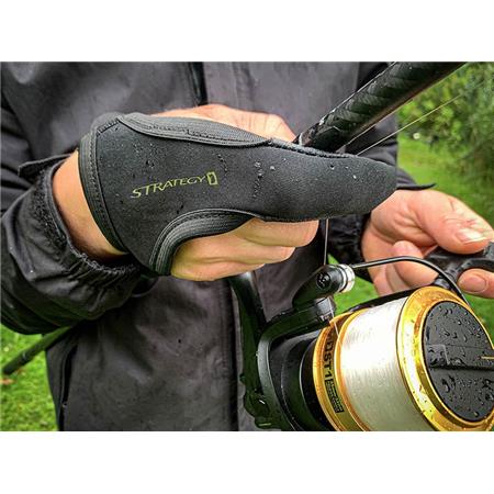 Protége Doigt Strategy Casting Glove