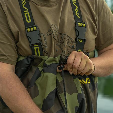 PVC WADERS AVID CARP DISTORTION CAMO CHEST WADERS