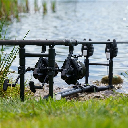 ROD POD AVID CARP REVOLVE SUPER LOW POD