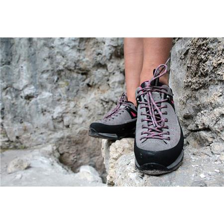 SCHOENEN VOOR VROUWEN GARSPORT MOUNTAIN TECH LOW WP