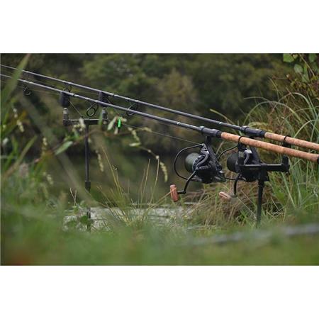 SET BUZZ ROBALO 2 VARAS + SUPORTES BROCA + SACO PROWESS 2 CANNES + PIQUES VRILLE + SAC